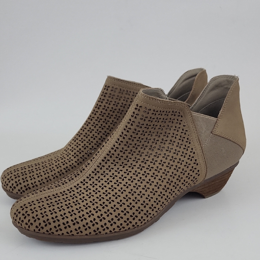 Abeo Boots Womens 9 M Nevis Laser Cut Ankle Bootie Brown Leather Low Heels